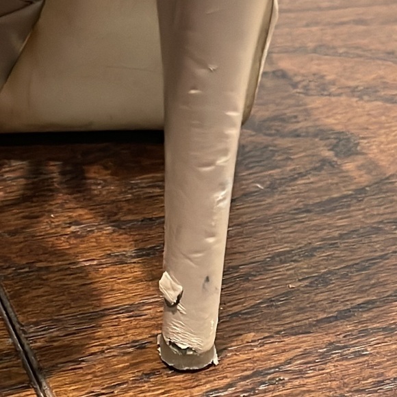 STEVE Madden Beige Patent Leather Sandals Size 8.5 - Picture 5 of 7